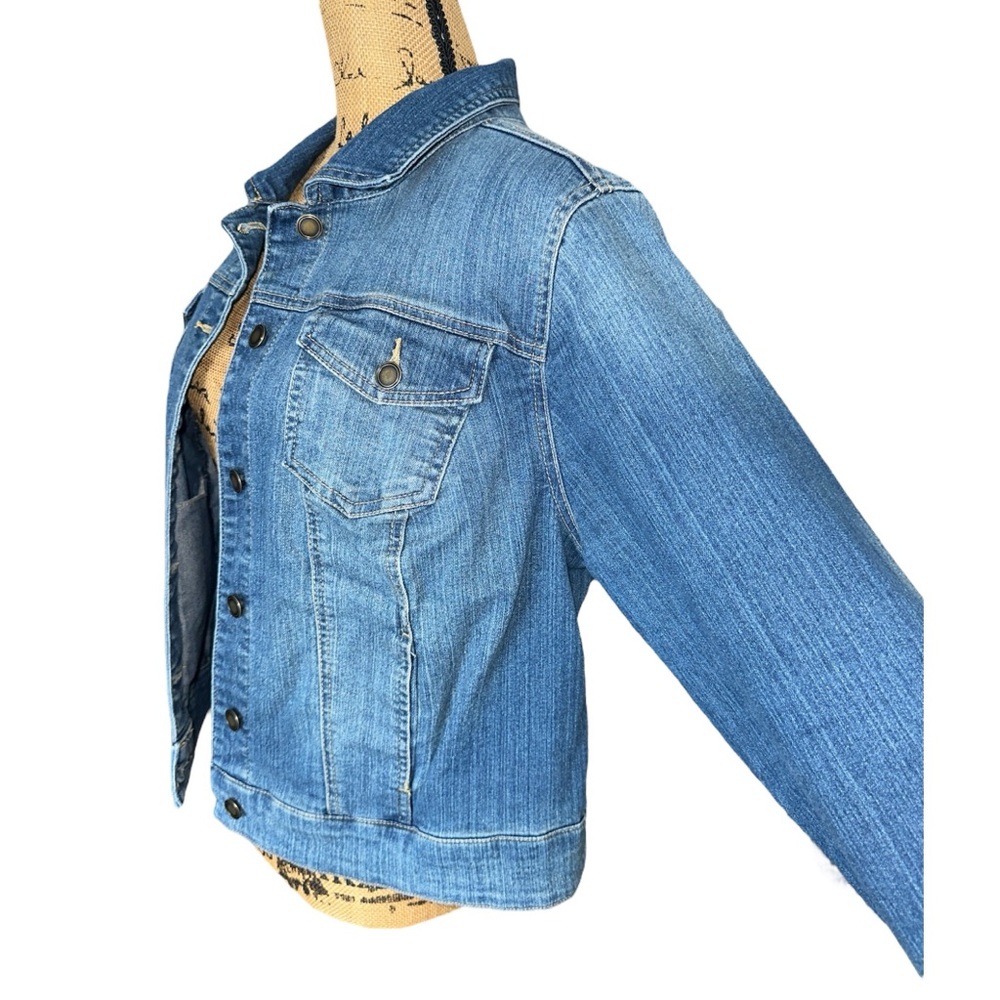 Faded Glory Women’s Button Front Medium/Dark Wash Blue Denim Jean Jacket Size 1X - Picture 5 of 10